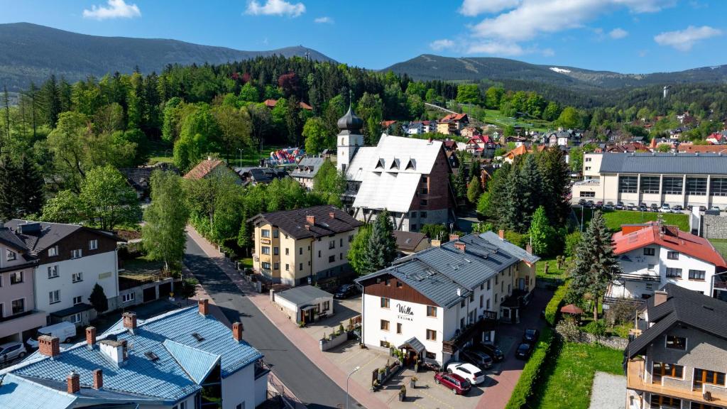 Výhľad na hory alebo výhľad na hory priamo z of the bed and breakfast