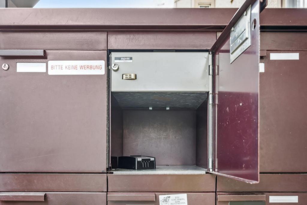 Chic 3-Bedroom Apartment Near Zurich Center - Resim 19