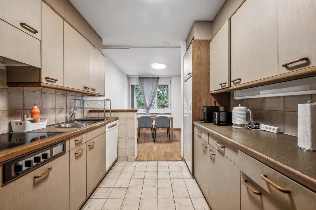 Chic 3-Bedroom Apartment Near Zurich Center - Resim 21