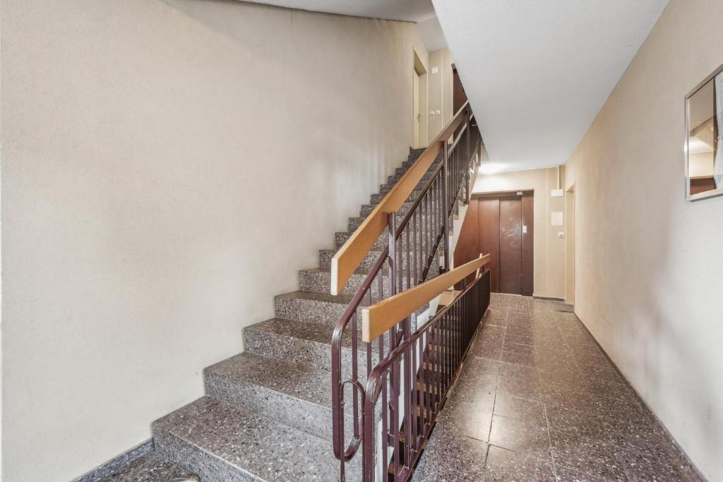 Chic 3-Bedroom Apartment Near Zurich Center - Resim 27