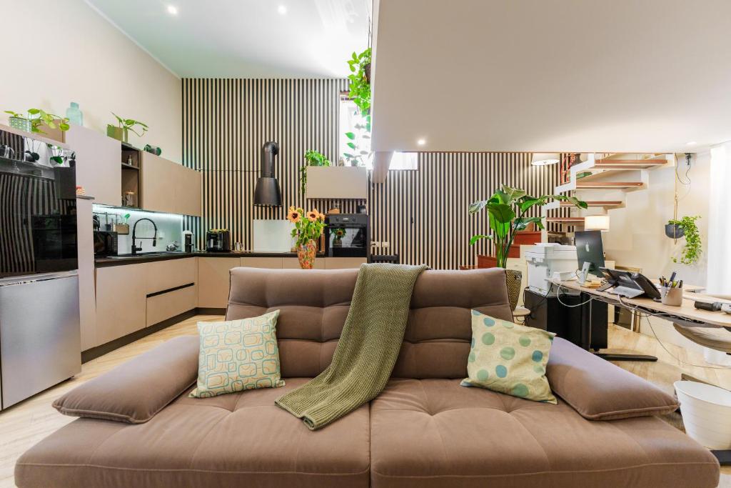 A kitchen or kitchenette at It's Room Naples