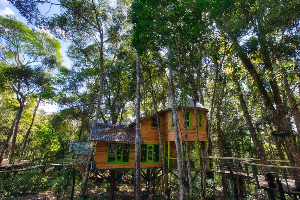 Tòa nhà nơi khách sạn tọa lạc