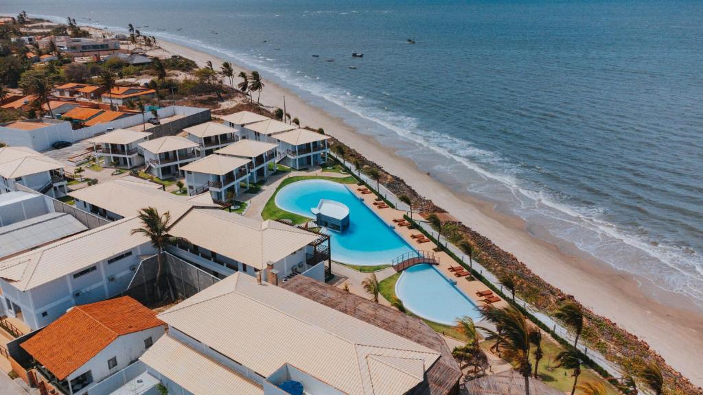 an aerial view of a resort and the beach at Oiti Beach Resort Tutoia in Tutóia