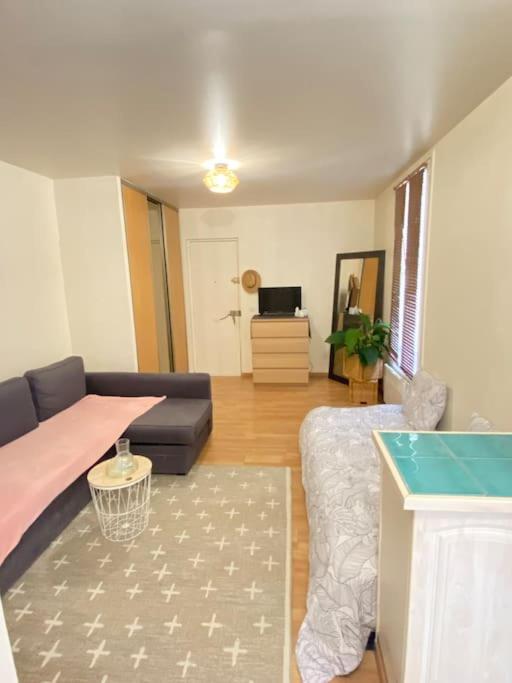 Photo de la galerie de l'établissement Apparemment cosy et charmant, à Courbevoie