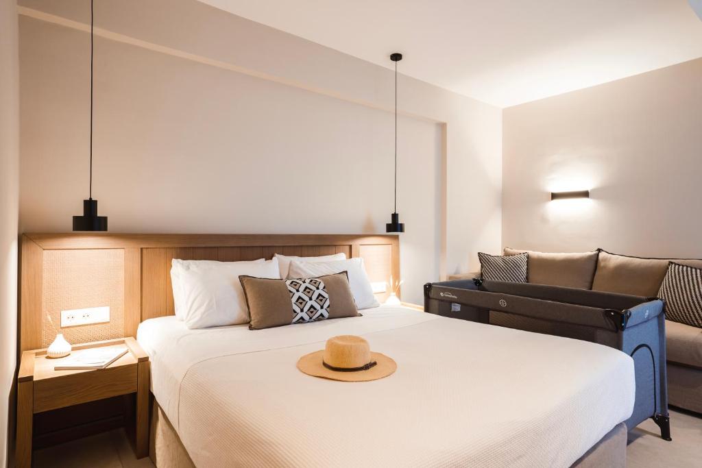 Elivia Boutique Suites - Deluxe Double Room With Sea View