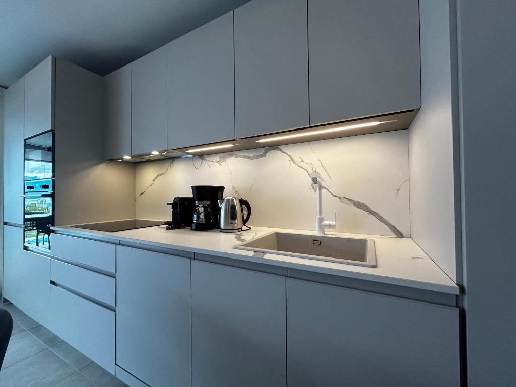 Family apartment, near the beach whit private park - Resim 16