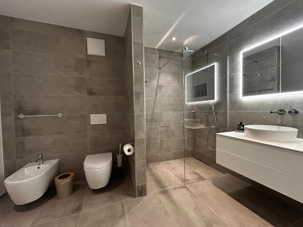 Family apartment, near the beach whit private park - Resim 3