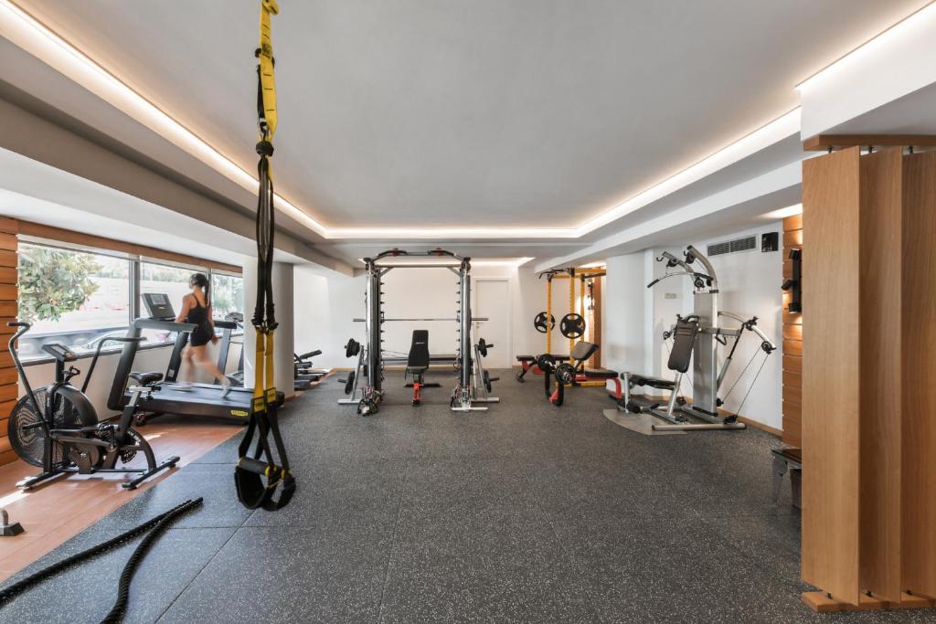 Posilňovňa alebo fitness centrum v ubytovaní Blazer Suites Hotel