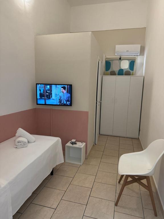 GARIBALDI ROOMS - Single Room