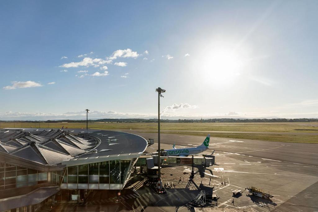 Moxy Lyon Airport - Camera Moxy Doppia Con Letti Singoli