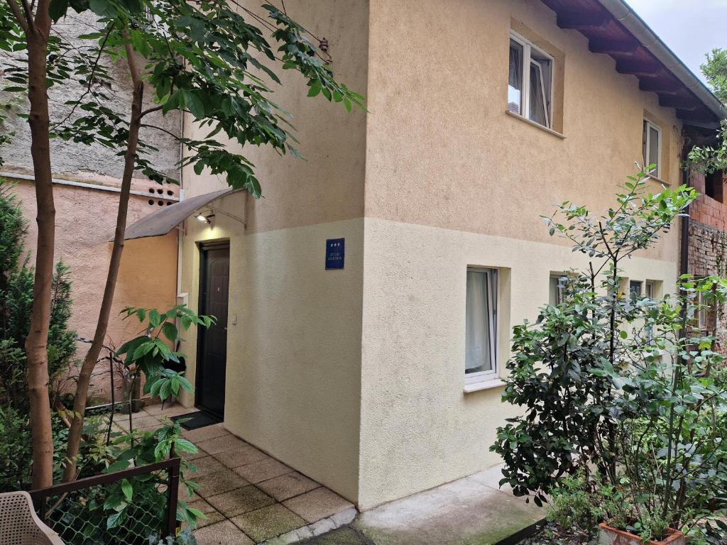 Budova, v ktorej sa apartmán nachádza