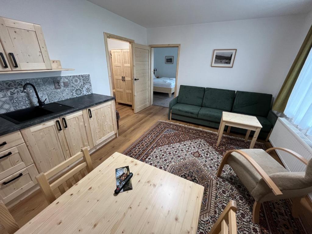 Kuchnia lub aneks kuchenny w obiekcie Hotel Rankl