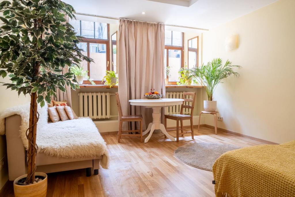 Cozy Suite with Inner Yard - Appartement Avec Terrasse