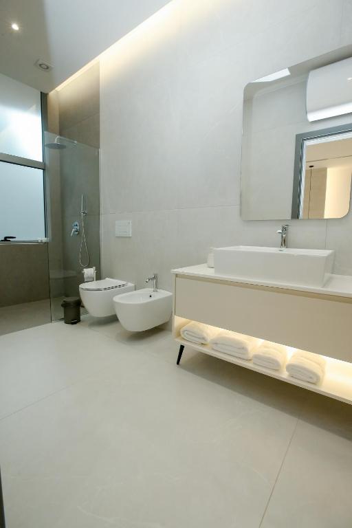Koupelna v ubytování NÓS Luxury Rooms Shkoder
