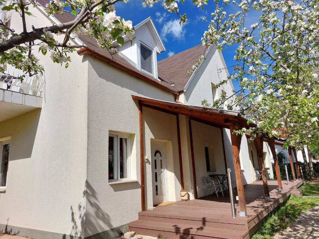 Bridgehaus 8230 Balatonfüred, Móricz Zs. utca 34. kép - 1