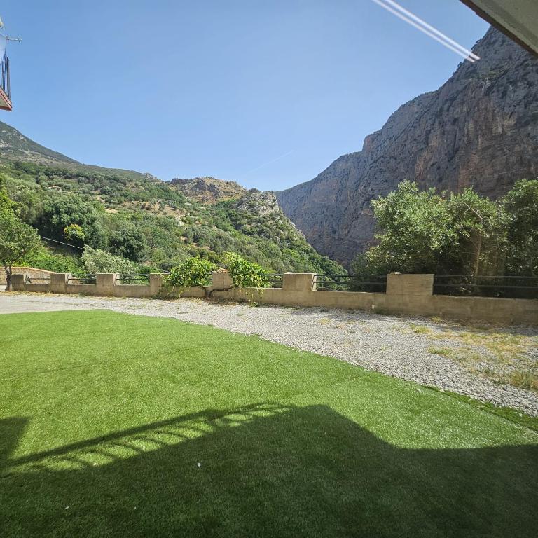 Nespecifikovaný výhled na hory nebo výhled na hory při pohledu z bed and breakfast