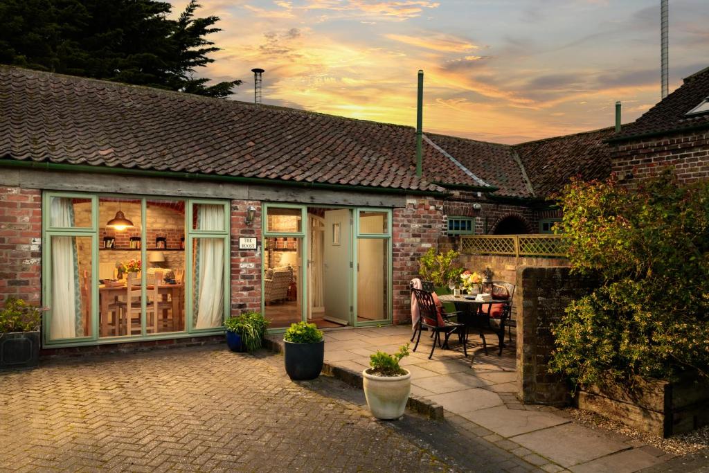 The Roost, Heritage Escapes, Field House Farm - Two-Bedroom House