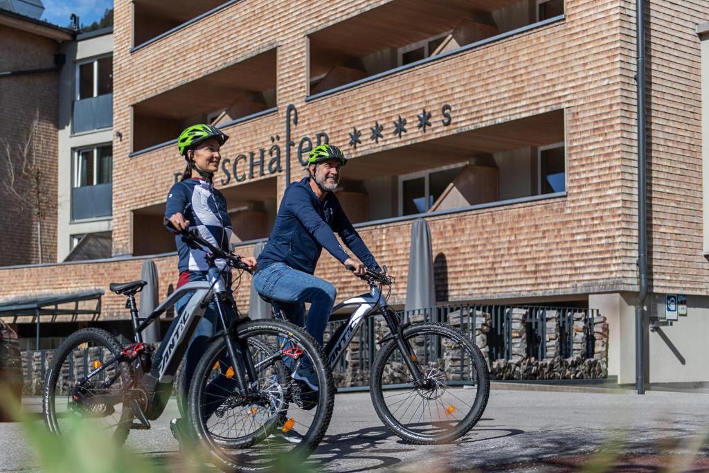 Jízda na kole v ubytování Kräuter & Spa-Hotel Das Schäfer - Adults only nebo okolí