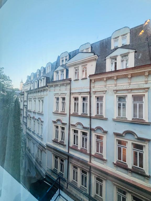 Budova, kde se aparthotel nachází
