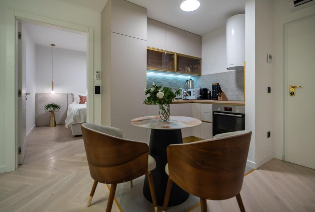 Cascade Luxury Apartments - 3