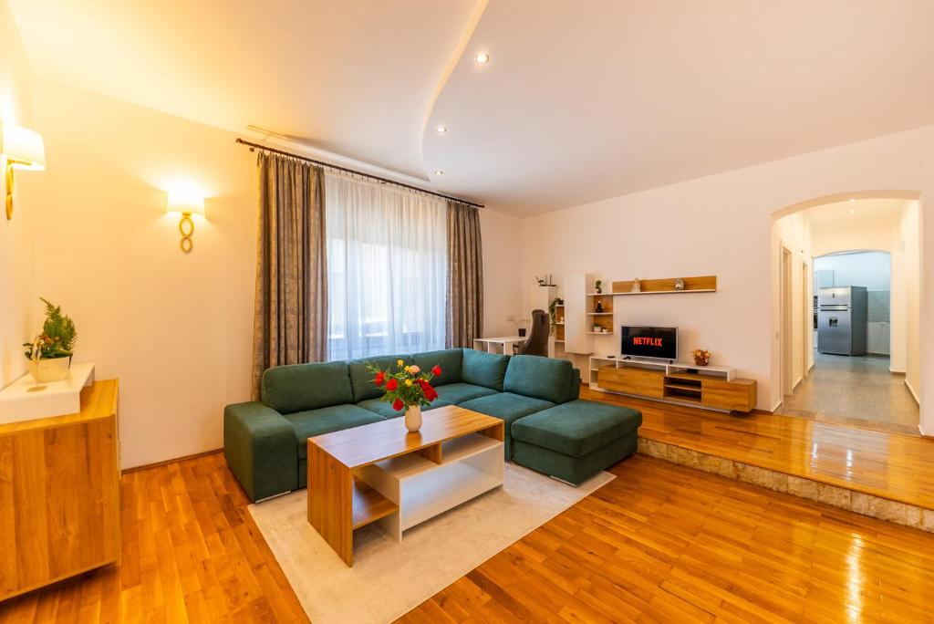 Posezení v ubytování Central Family House With Self Check-in