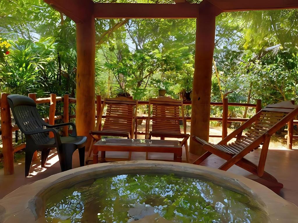 Zahrada ubytování Batu's Safari lodge Udawalawe
