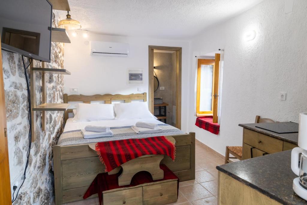 Postel nebo postele na pokoji v ubytování Elithos nest