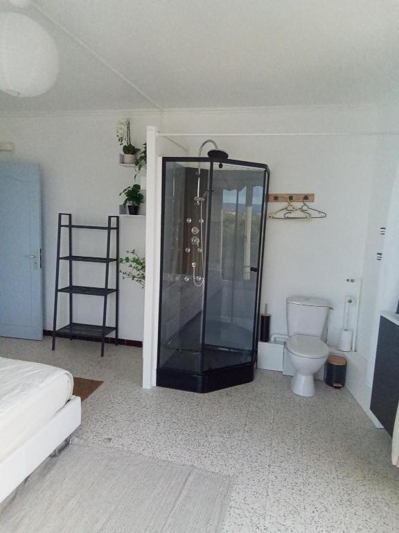 Koupelna v ubytování Ogooué appartement entier Lumineux 94m2 maxi 6 couchage 3 chambres