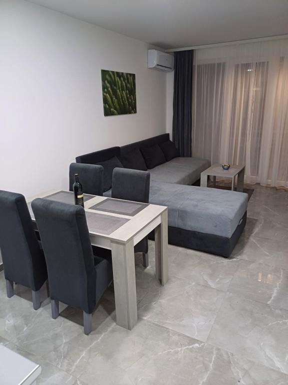 Posezení v ubytování Prenoćište SILVER LUX Srebrno Jezero