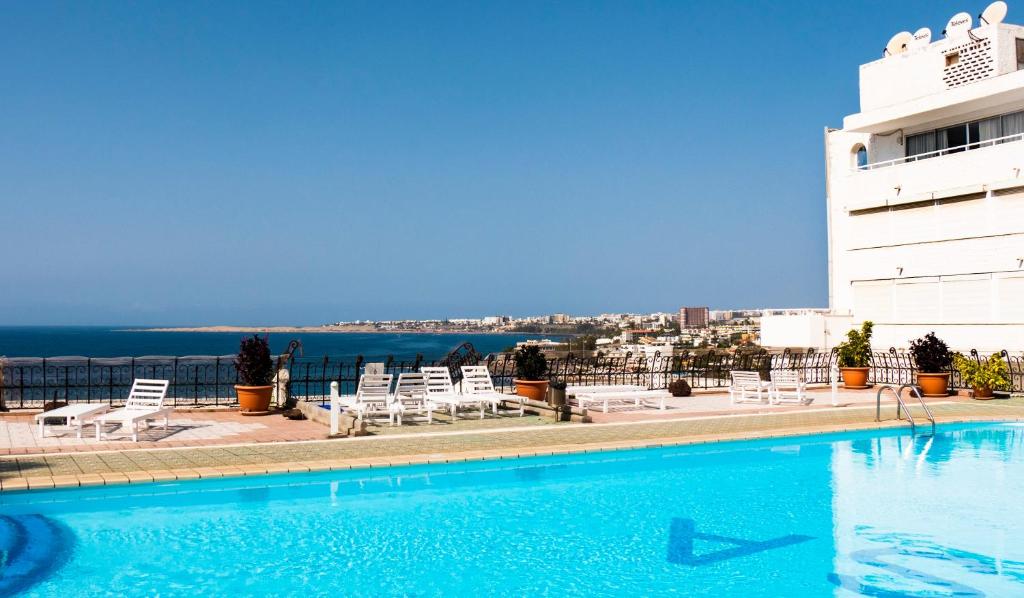 Bazén v ubytování Ocean Studio Maspalomas nebo v jeho okolí