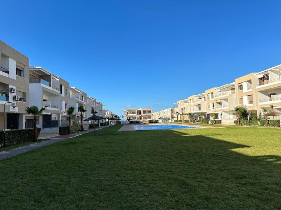 Foto sihtkohas Mansouria asuva majutusasutuse Appartement Élégant avec une belle Vue sur Piscine galeriist