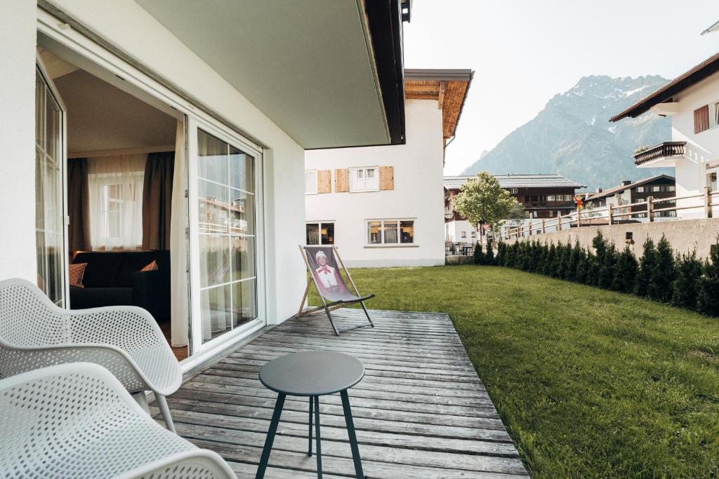 Nespecifikovaný výhled na hory nebo výhled na hory při pohledu z hotelu