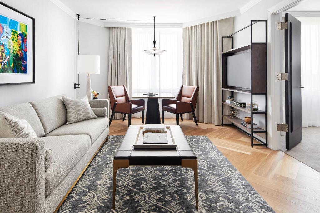 The Luxury Collection Hotel Manhattan Midtown - One-Bedroom Suite With Sofa Bed And City View
