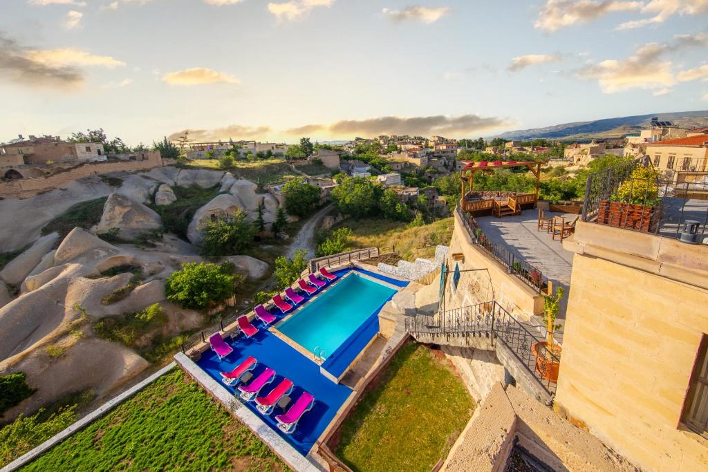 صورة لـ World Cave House - Hotel & Swimming Pool في أوروغوب