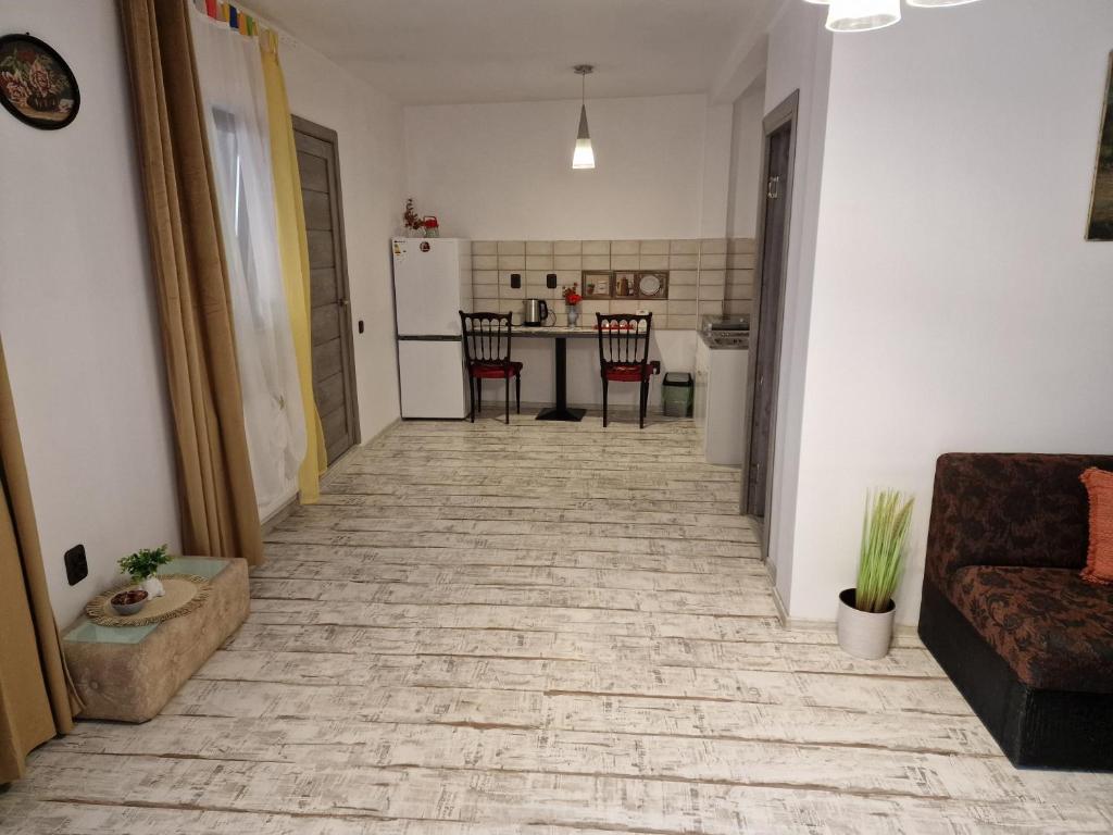 ULLYSSES GUEST HOUSE - Resim 13