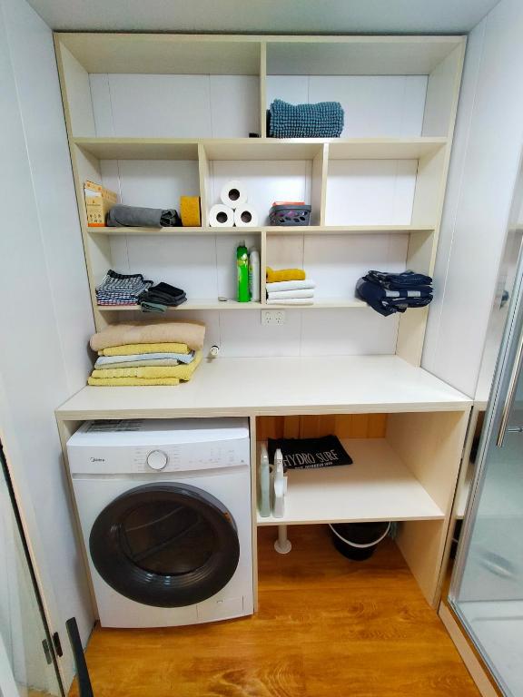 The Cyber Hut - Resim 12