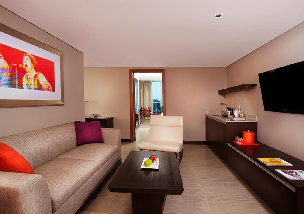 Megapolis Hotel Panama - 家庭套房