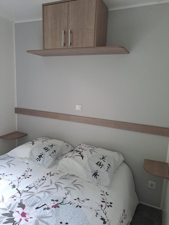 Postel nebo postele na pokoji v ubytování Mobile home