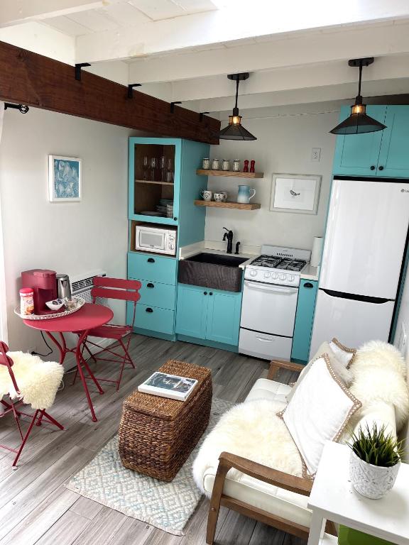 Redwood Hollow Cottages - Ein Schlafzimmer Cottage Mit Terrasse