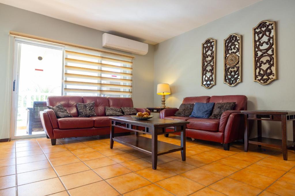 Χώρος καθιστικού στο Condo Beach Court