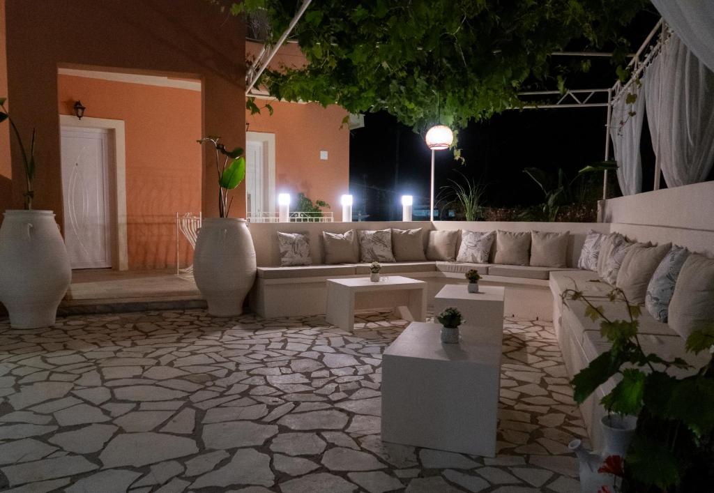 Cristina Apartments - 16