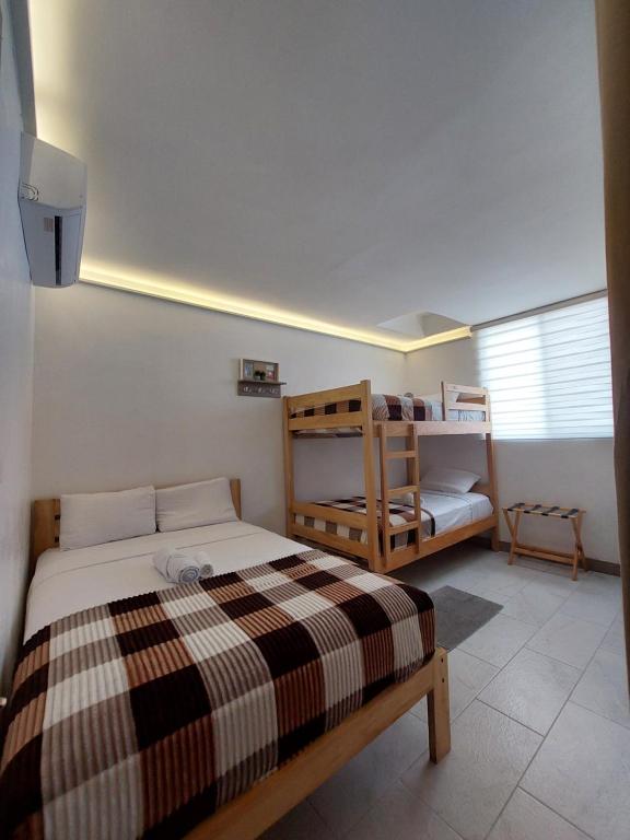 Libertad 109 Hotel con Generador Eléctrico - 舒适四倍房间