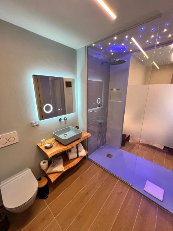 Luci Sul Mare -Boutique Rooms - 带阳台的家庭套房