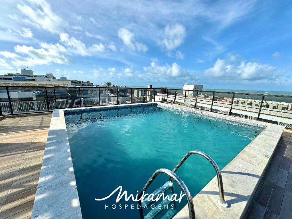 Bazén v ubytování Atlântico Tambaú nebo v jeho okolí