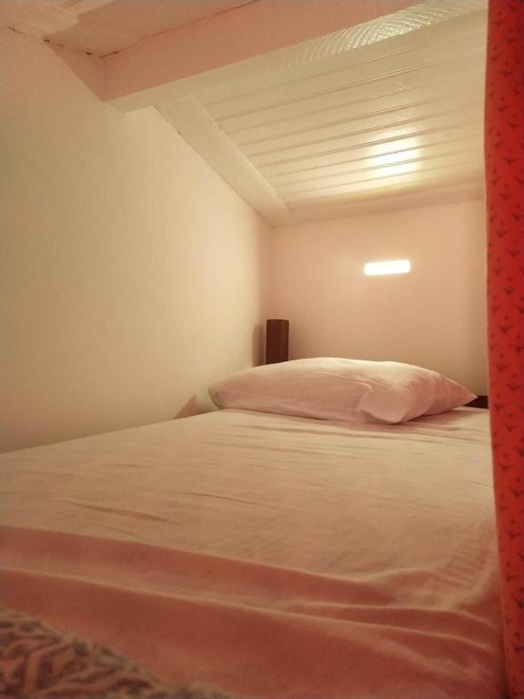É Hostel - Letto Singolo In Dormitorio Femminile