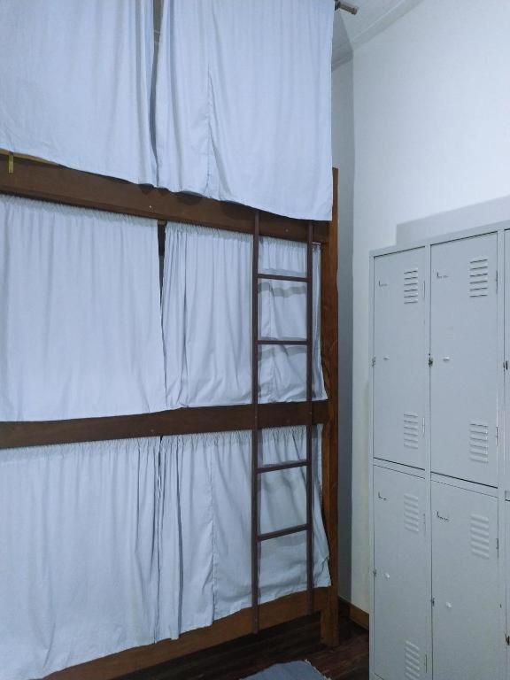 É Hostel - Posto Letto In Dormitorio Misto Con 4 Letti