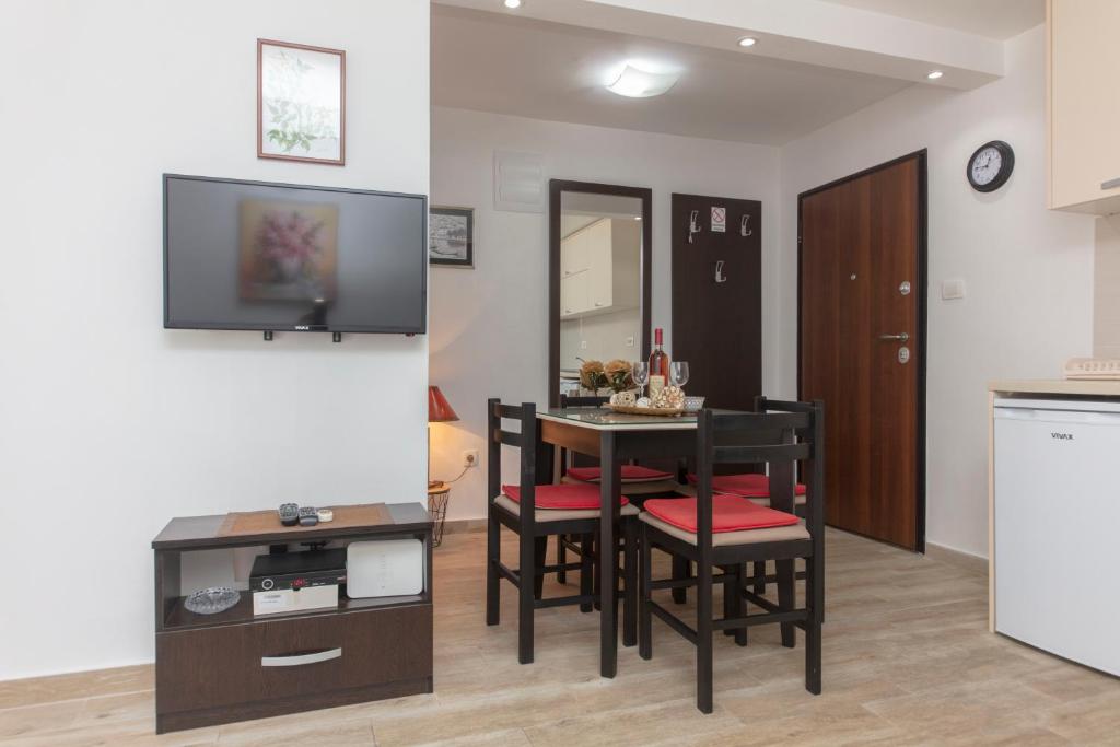 TV a/nebo společenská místnost v ubytování Apartment Dea