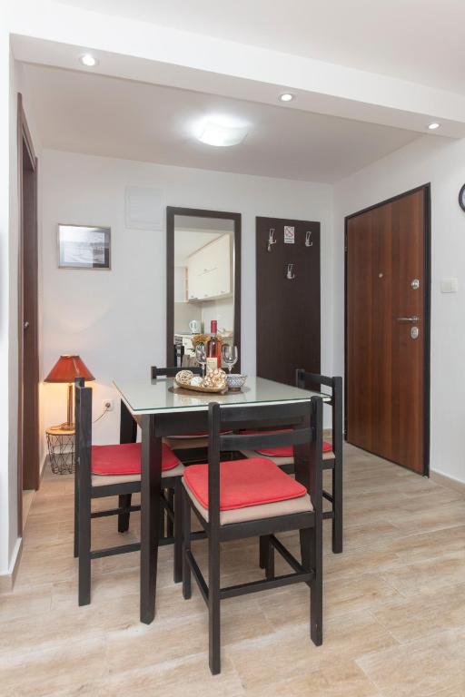 Fotografie z fotogalerie ubytování Apartment Dea v destinaci Risan