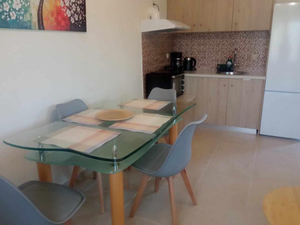 Kuchyň nebo kuchyňský kout v ubytování Galini Home