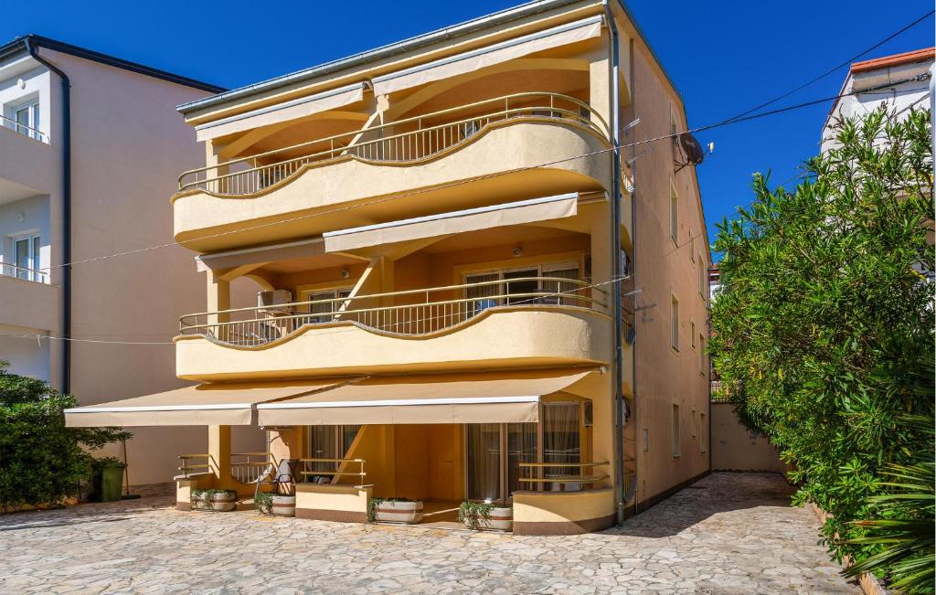 1 Bedroom Awesome Apartment In Dramalj